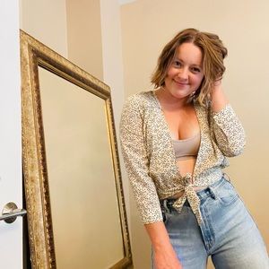 3/$25 🖤 Open Tie Blouse